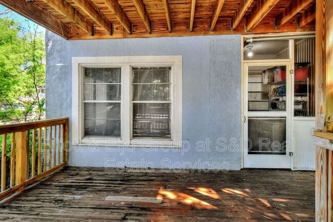 Building Photo - 211 E Park St