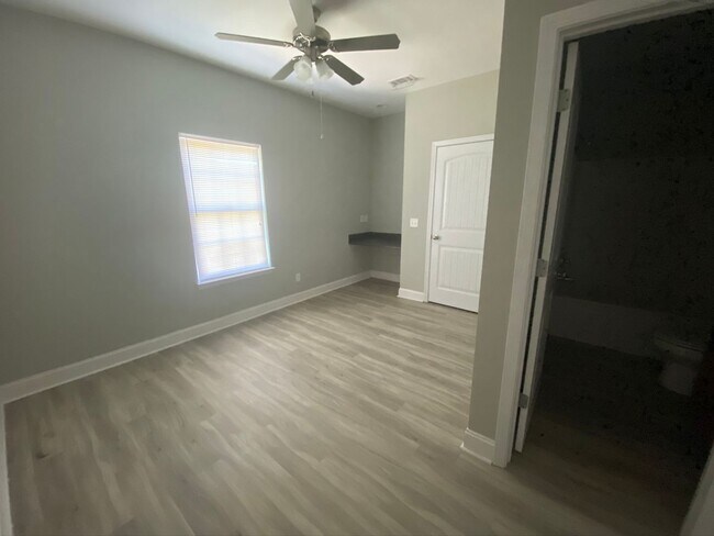 Building Photo - 206 BoniLane Drive #106 (BoniLane Cove)