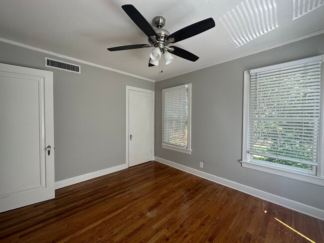 Interior Photo - 4000 Hawthorne Avenue