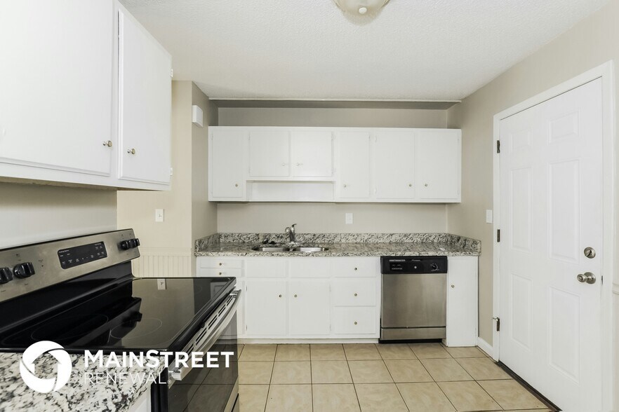 Building Photo - 13107 Sycamore Ave