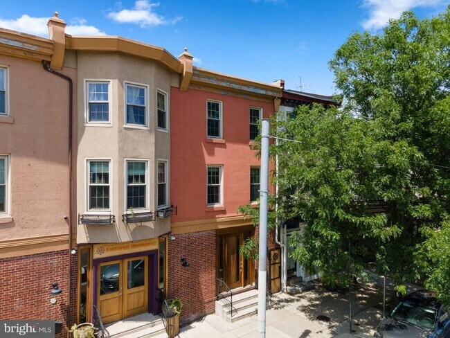 Building Photo - 309 E Girard Ave
