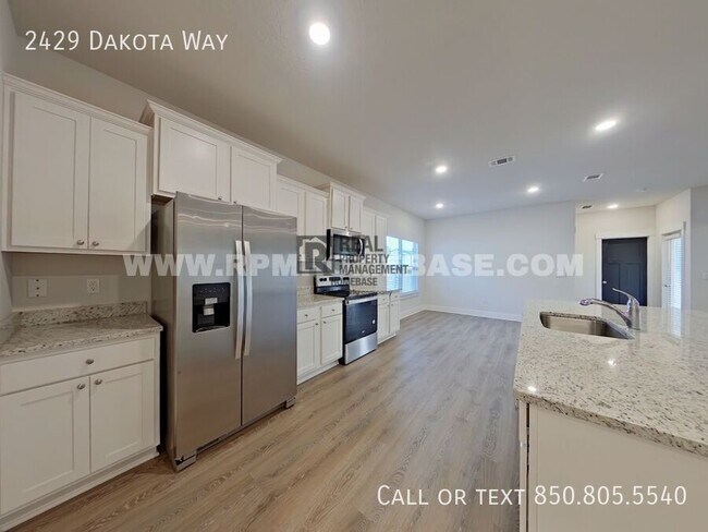 Building Photo - 2429 Dakota Wy