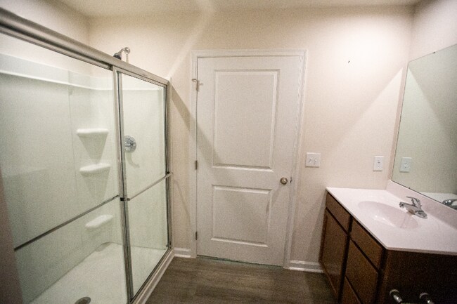 Building Photo - 209 Creighton Ridge Dr