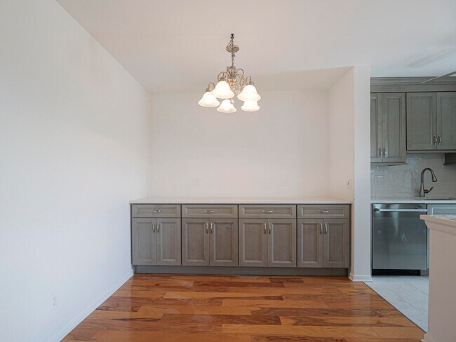 Building Photo - 37 Yacht Club Dr
