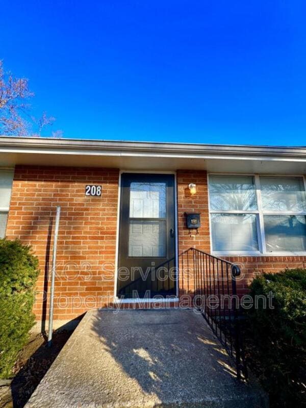 Building Photo - 208 SW 6 St