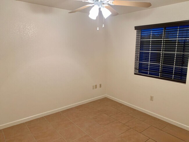 Building Photo - San Luis AZ Home with Large Fenced Lot - 4 Bedroom 2 Bath