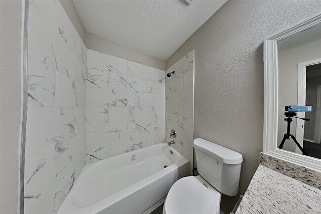 Building Photo - 19923 Juniper Berry Dr