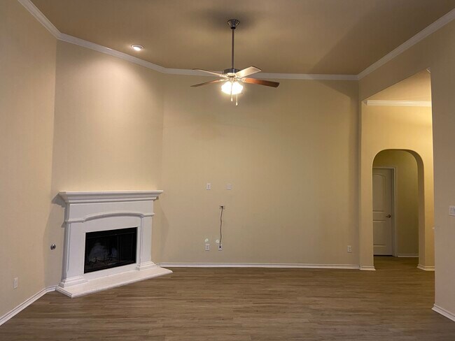 Building Photo - 4512 Gunnison Dr