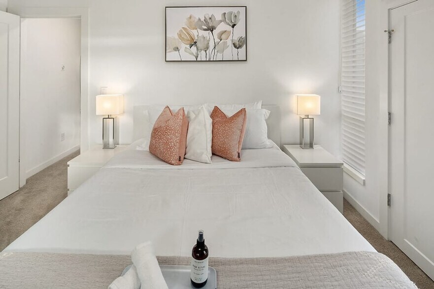 Building Photo - 1112 13th Ave