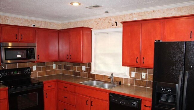 Building Photo - 3030 Studley Rd