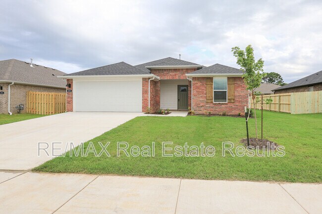 Primary Photo - 203 Collie Ave