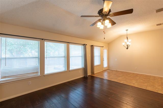 Building Photo - 3713 Pinetree Dr