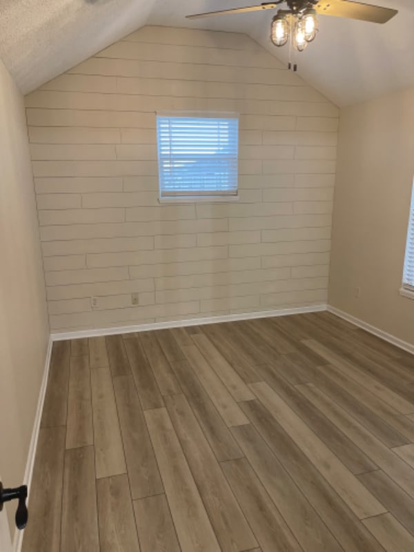 Building Photo - 208 N Pointe Ln