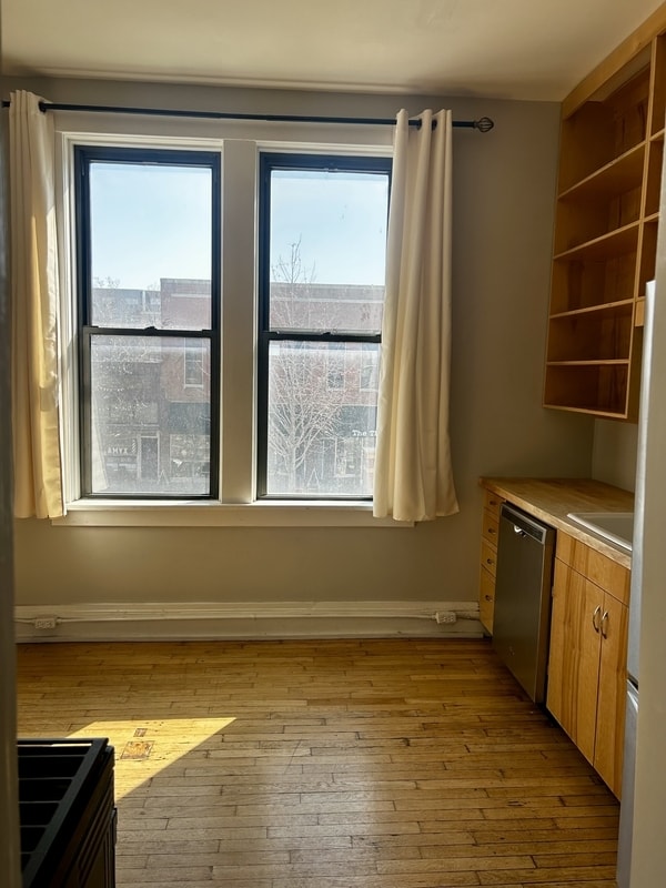 Building Photo - 845 Massachusetts St