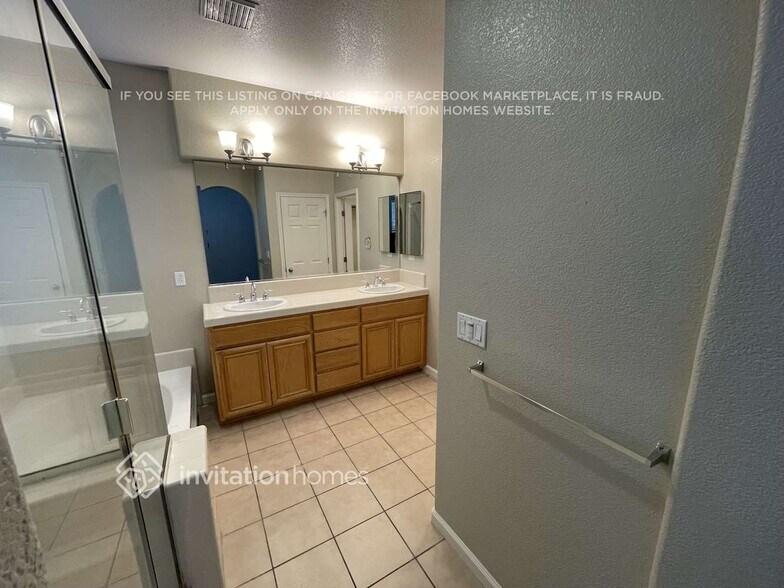 Building Photo - 1762 Dalia Pl