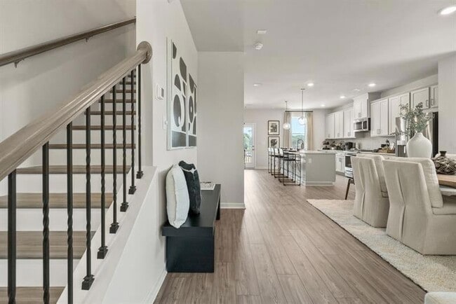 Building Photo - 323 Sammon Wy