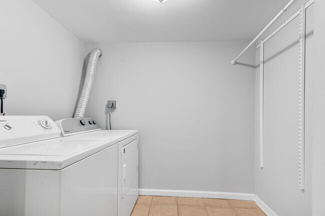 Building Photo - 10249 N Military Trl