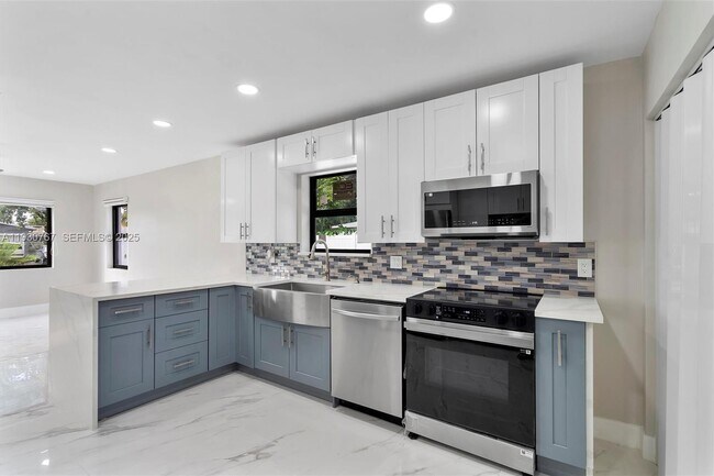 Building Photo - 1815 N 27th Ave