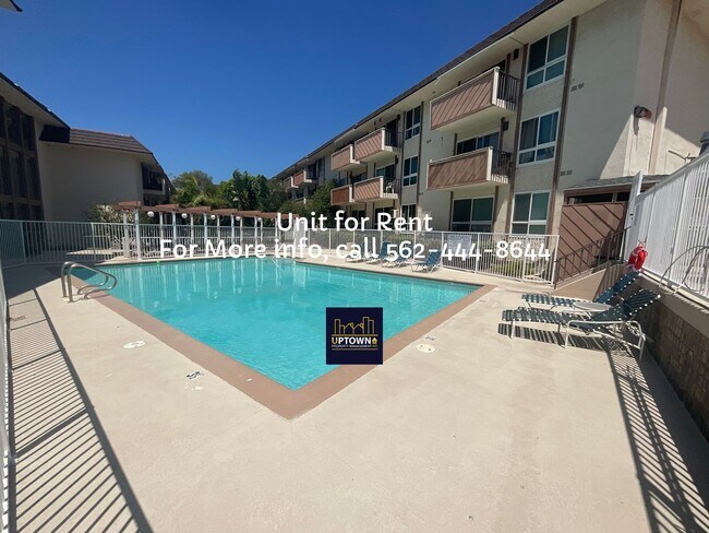 Building Photo - Condo - 1 Bedroom / 1 Bath - Long Beach