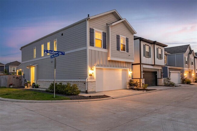 Building Photo - 614 Seabreeze Dr