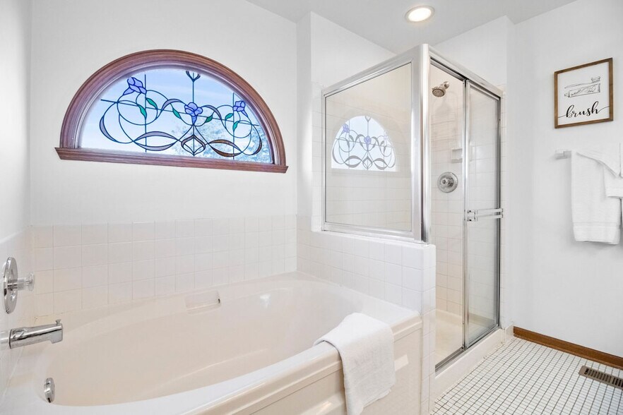 Building Photo - 308 Orchard Ln