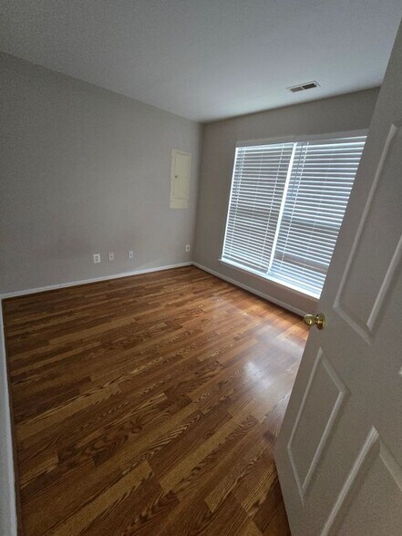 Building Photo - 4146 Cutty Sark Rd