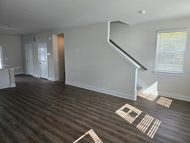 Building Photo - 601 W Jubal Early Dr