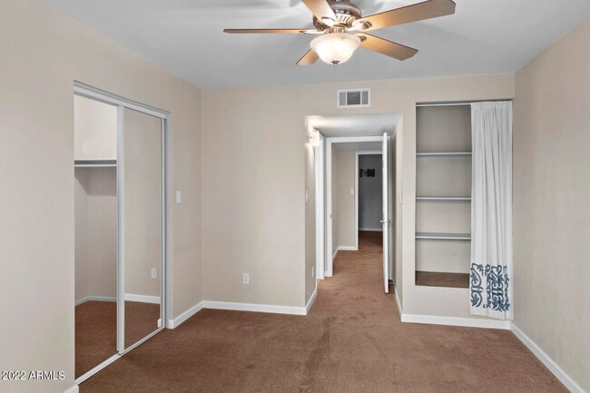 Building Photo - 885 N Granite Reef Rd
