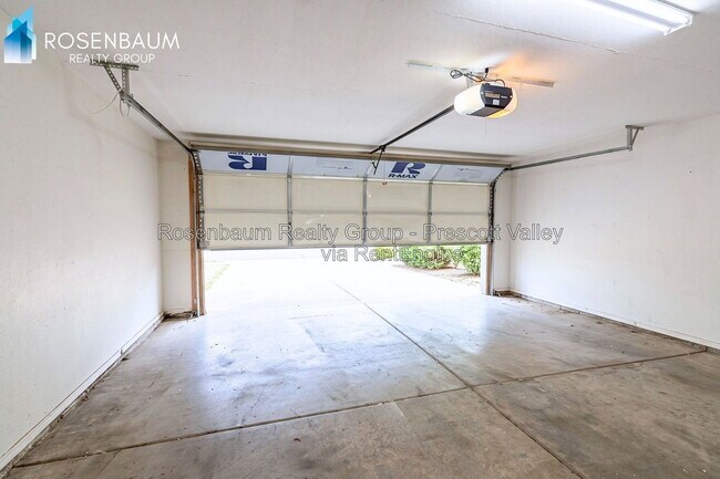 Building Photo - 5184 N Desert Ln