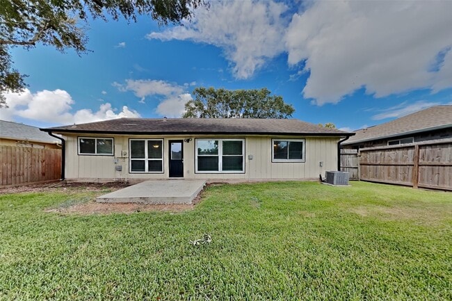 Building Photo - 216 Tara Plantation Dr