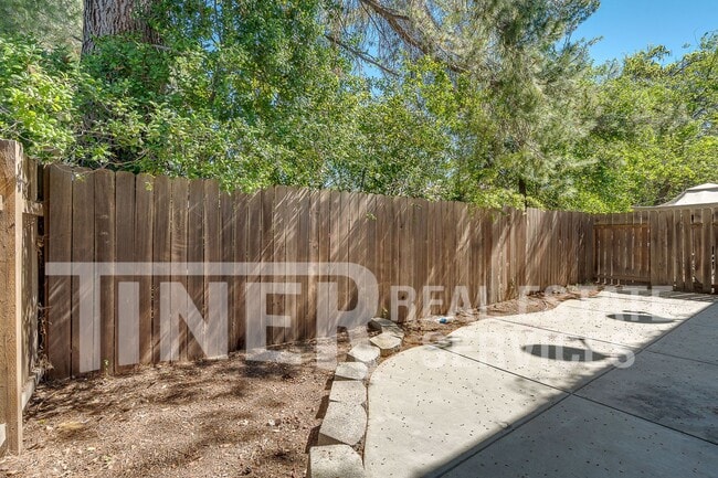 Building Photo - 5710 Cypress Ave