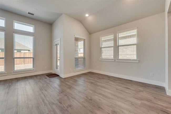 Building Photo - 1003 Rosewood St