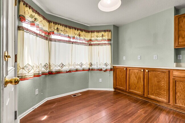 Building Photo - $2,650.00 - 4 Bedrooms, 2.5 Bathrooms, Sin...