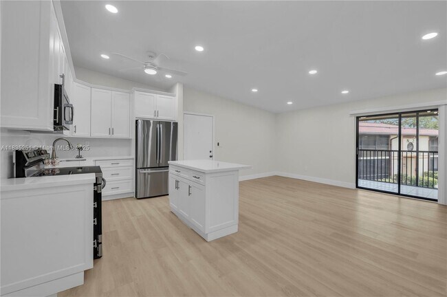 Building Photo - 10959 W Clairmont Cir