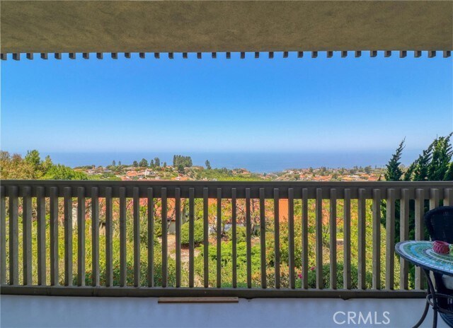 Building Photo - 6542 Ocean Crest Dr