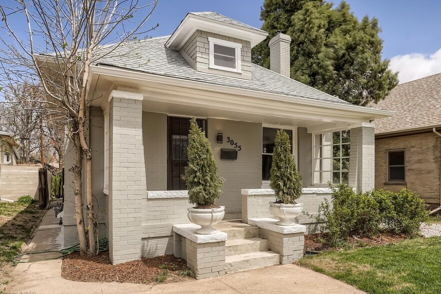 Building Photo - Charming Highland home near shops at Tennyson