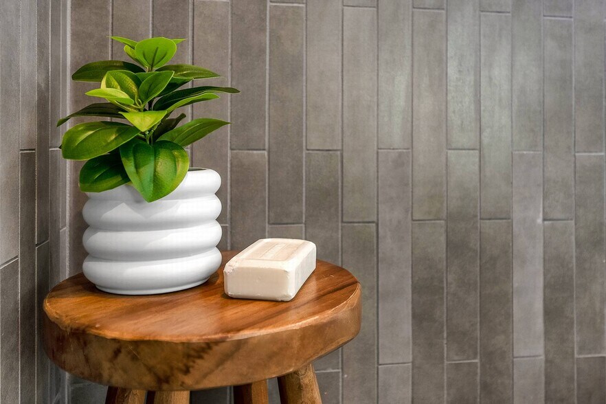 Building Photo - 616 W Ellis Ave