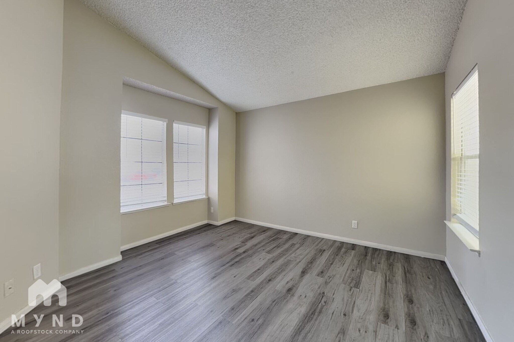 Building Photo - 5825 Goodsprings Ct