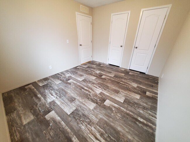 Building Photo - 48 Sparrow Hill Dr