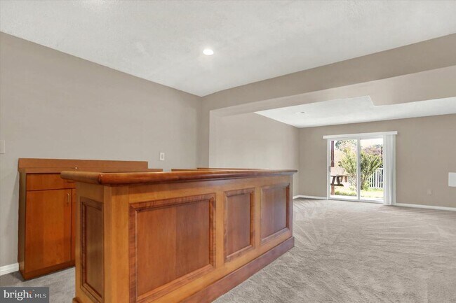 Building Photo - 6444 Terrace Ct