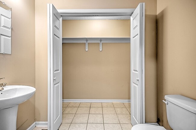 Building Photo - 132 Amanda Ln