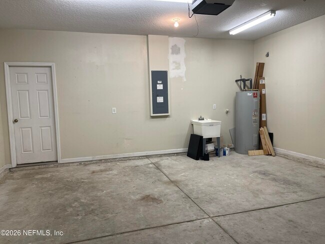 Building Photo - 3125 E Banister Rd
