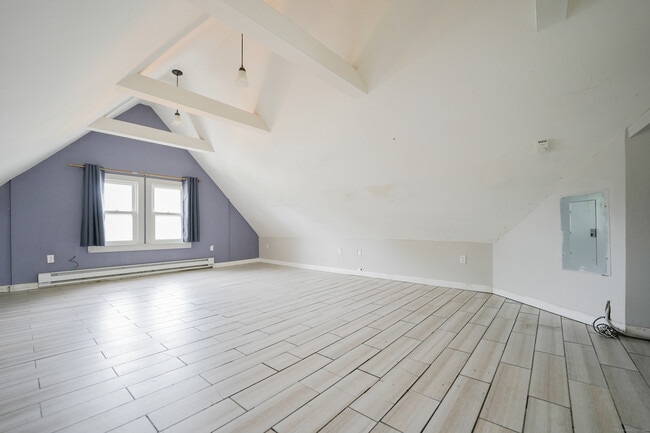 Building Photo - 134 Gorham Ave