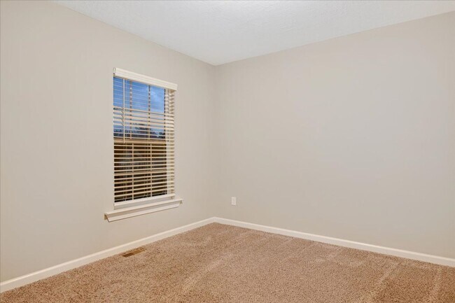 Building Photo - 5121 Heathbrook Dr