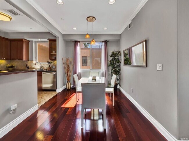 Building Photo - 11280 La Maida St