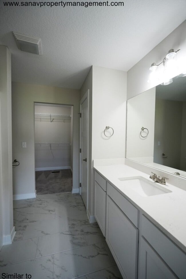 Building Photo - "Contemporary Ranch-Style Living: Immacula...