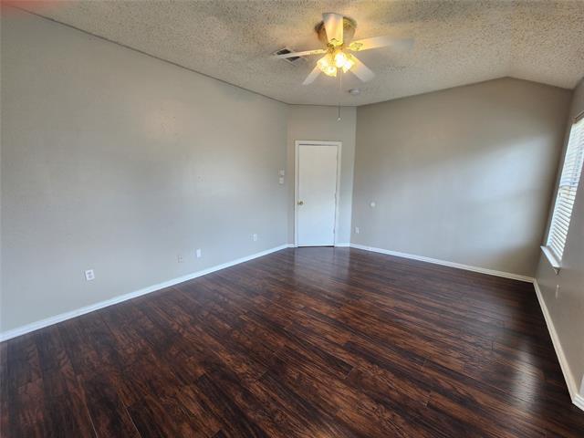 Building Photo - 1225 Lake Haven Dr