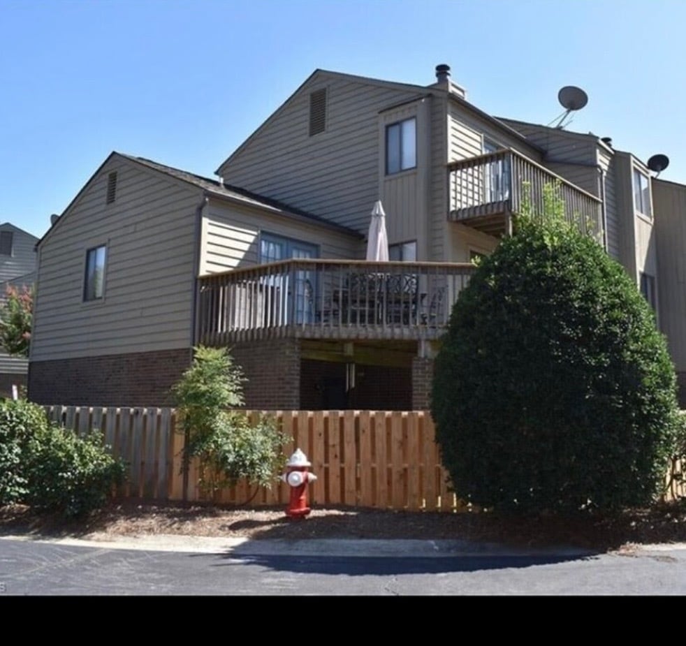 Building Photo - 2425 Cypress Ct
