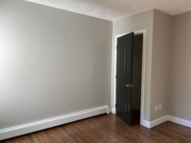 Building Photo - 18 Ashcroft St