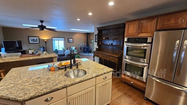 Building Photo - 22882 Carriage Dr